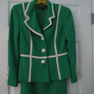 GILLIAN CLASSIC SUIT